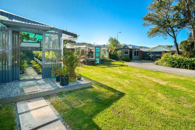 Photo of property in 17 Henley Street, Westport, 7825