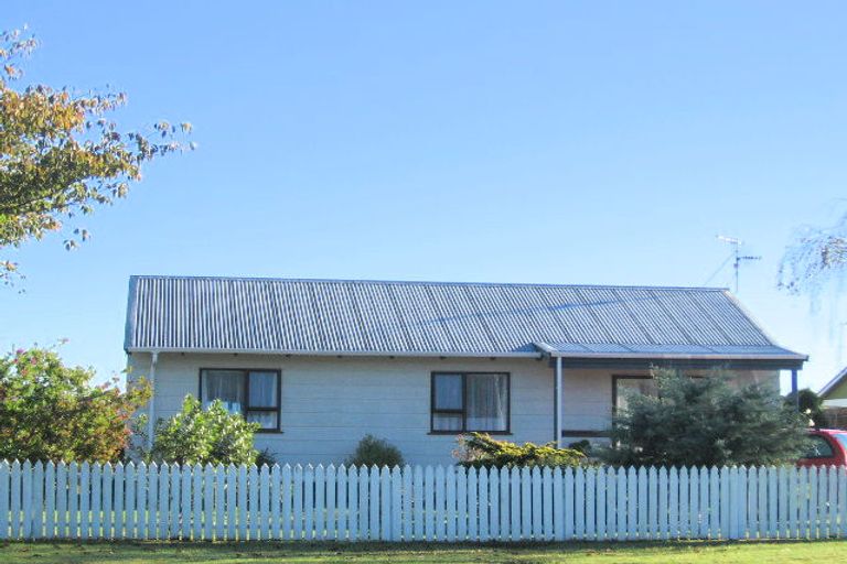 Photo of property in 61 Arawhata Road, Paraparaumu, 5032