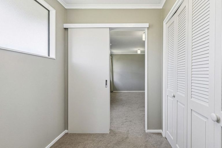 Photo of property in 37 Saunders Close, Whitby, Porirua, 5024