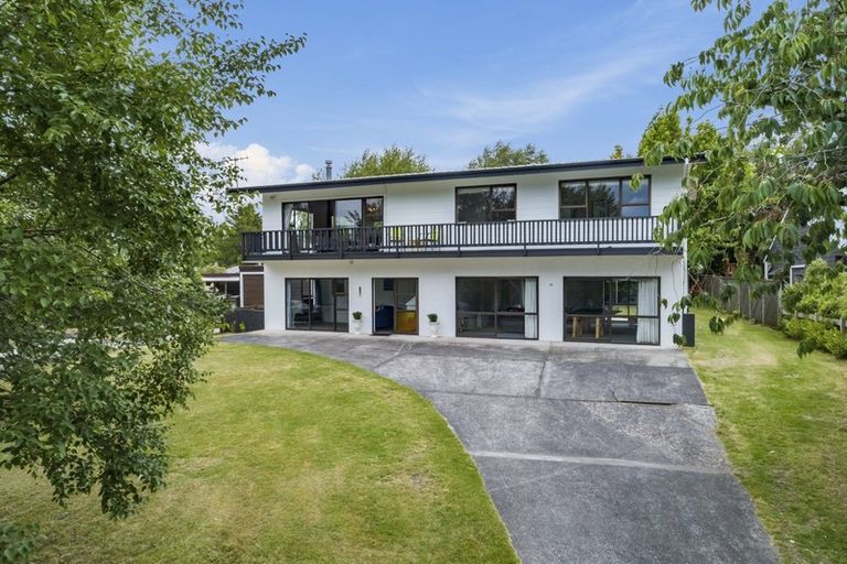 Photo of property in 30 Irwin Place, Kinloch, Taupo, 3377