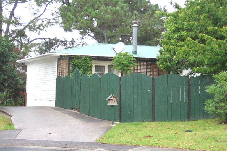 Photo of property in 9 James Scott Place, Te Atatu South, Auckland, 0602