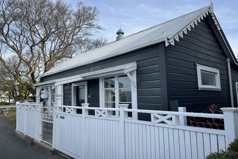 Photo of property in 2 Chaucer Road, Hospital Hill, Napier, 4110