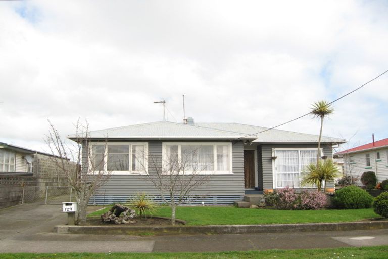 Photo of property in 129 Broadway, Waitara, 4320