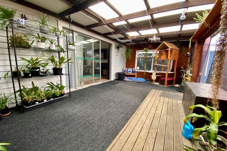 Photo of property in 1020 Tremaine Avenue, Roslyn, Palmerston North, 4414