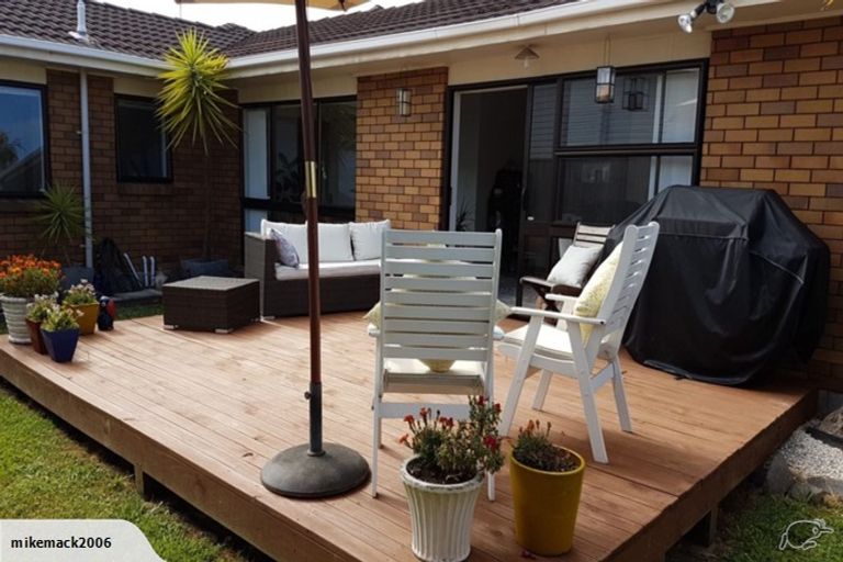 Photo of property in 1/34 Dale Crescent, Pakuranga, Auckland, 2010