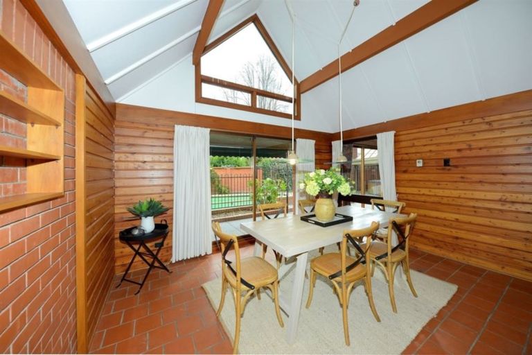 Photo of property in 6 Frith Place, Burnside, Christchurch, 8053