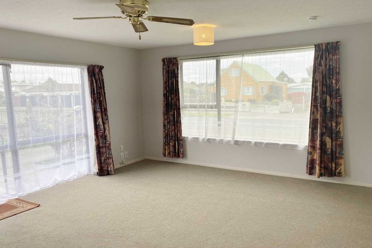 Photo of property in 1/14 Momorangi Crescent, Redwood, Christchurch, 8051