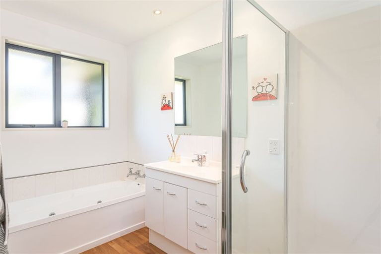 Photo of property in 19 Hamlet Lane, Heathcote Valley, Christchurch, 8022