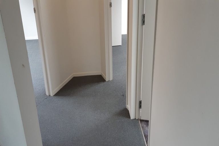 Photo of property in 28 Miriam Corban Heights, Henderson, Auckland, 0612