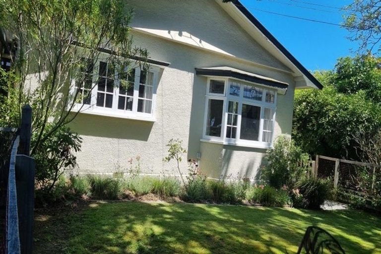 Photo of property in 16 Ford Road, Opawa, Christchurch, 8023