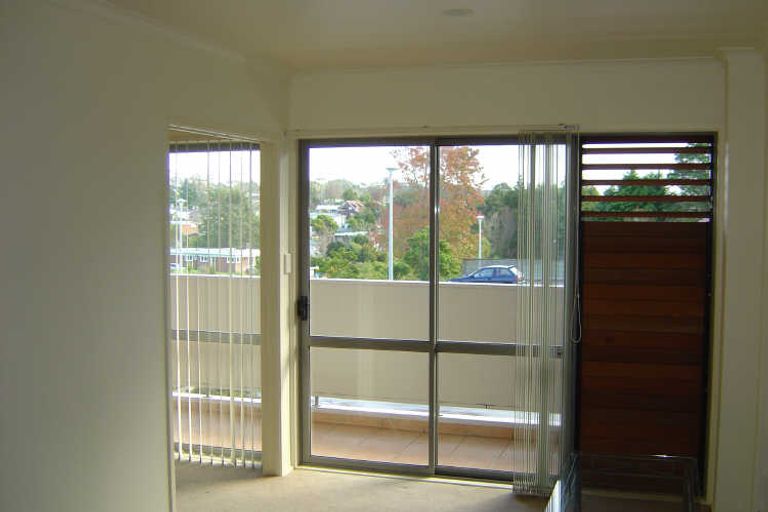 Photo of property in 30/8c Westward Ho Road, Glen Eden, Auckland, 0602
