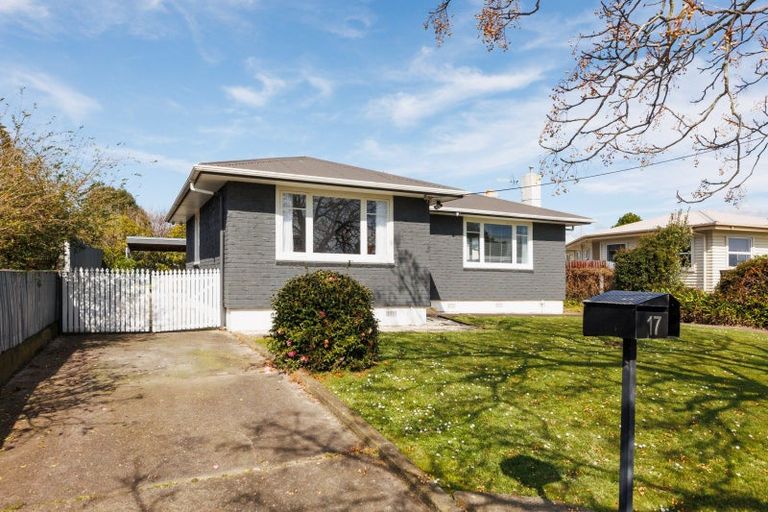Photo of property in 17 Peters Avenue, Cloverlea, Palmerston North, 4412