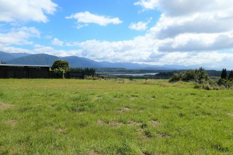 Photo of property in 11 Pukaki Avenue, Ngahere, 7872