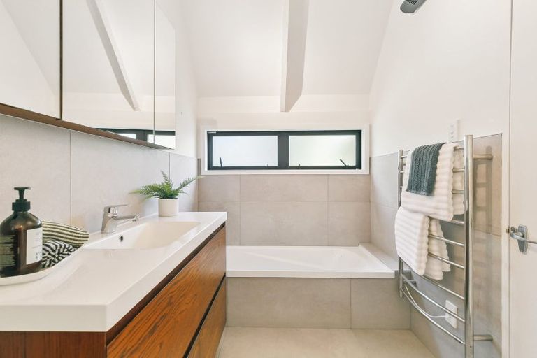 Photo of property in 4/8 Elphinstone Avenue, Strathmore Park, Wellington, 6022