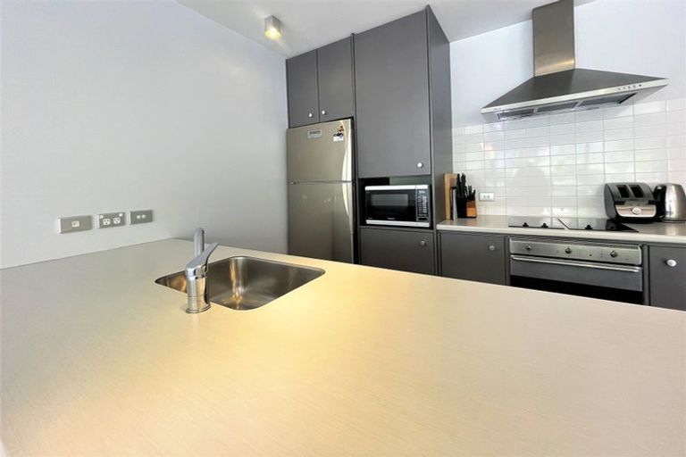 Photo of property in Montreaux Apartments, 3f/164 The Terrace, Wellington Central, Wellington, 6011