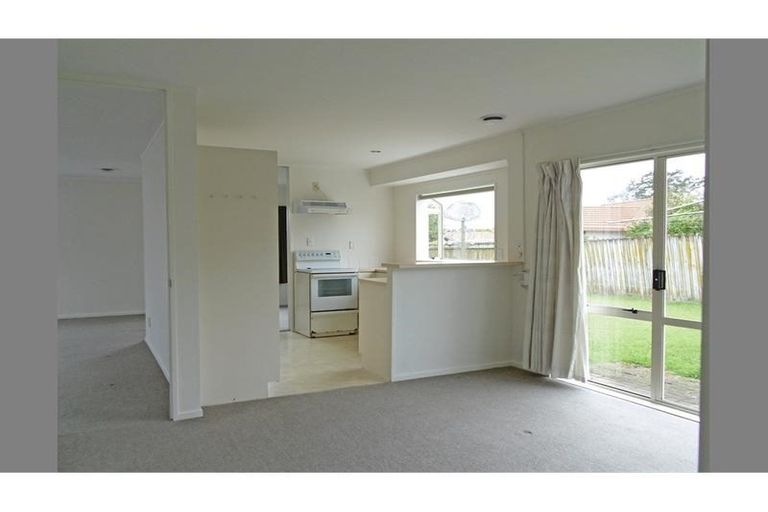 Photo of property in 8 Waylen Place, Burswood, Auckland, 2013