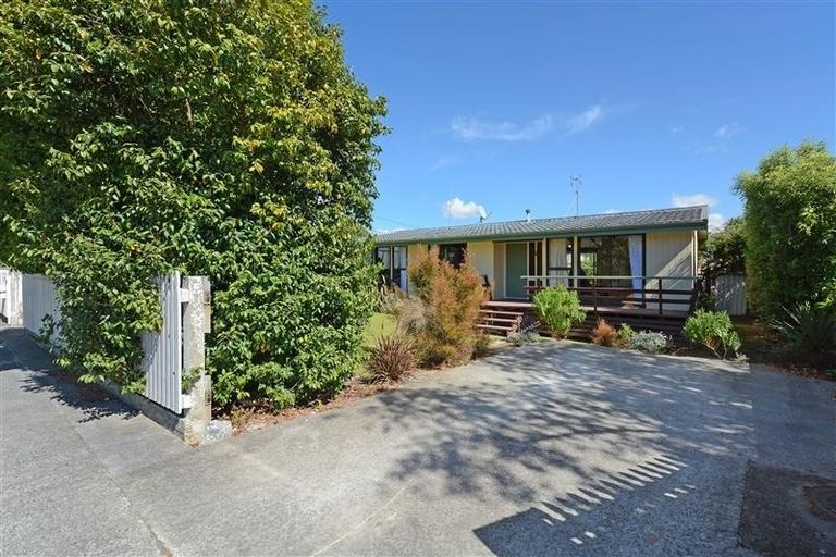 Photo of property in 2/115 Thackeray Street, Trentham, Upper Hutt, 5018