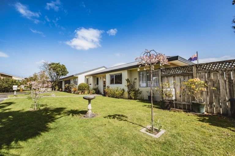 Photo of property in 26 Marchant Place, Westown, New Plymouth, 4310