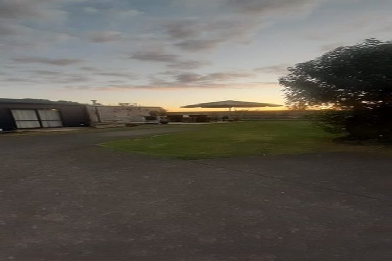 Photo of property in 992 Paerata Road, Paerata, Drury, 2676