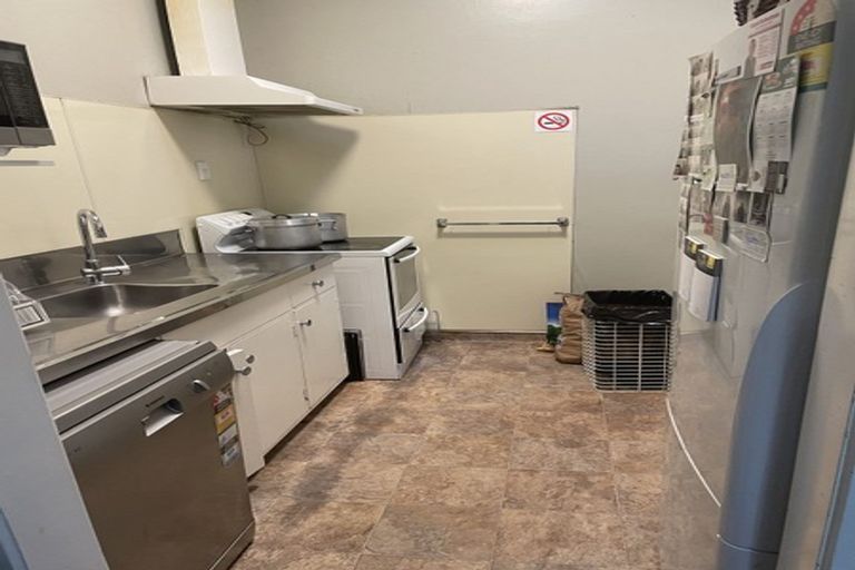 Photo of property in 1/124 Campbell Street, Karori, Wellington, 6012