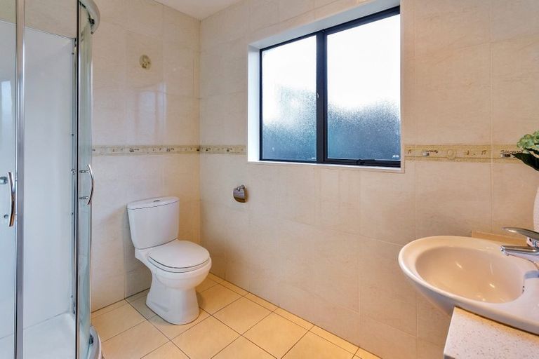 Photo of property in 37 Cartmel Avenue, Massey, Auckland, 0614