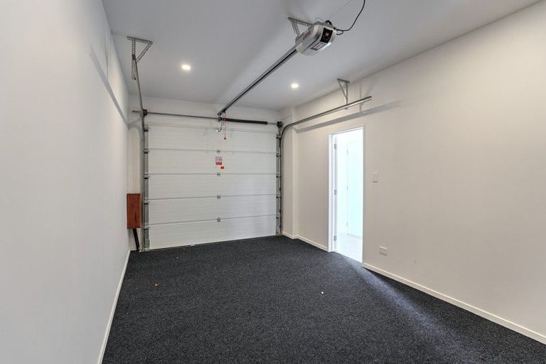 Photo of property in 4b Unsworth Drive, Unsworth Heights, Auckland, 0632