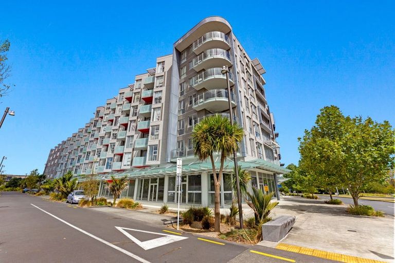 Photo of property in 403/1 Rose Garden Lane, Albany, Auckland, 0632