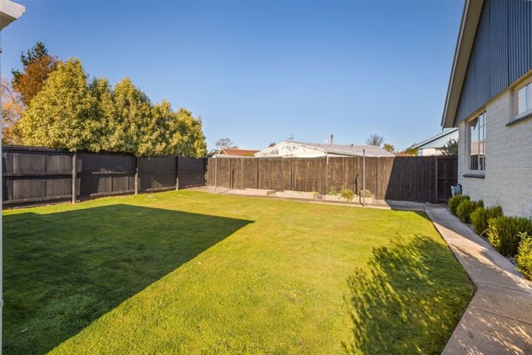 Photo of property in 4 Bidwell Place, Hillmorton, Christchurch, 8025