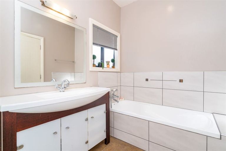 Photo of property in 49 Centennial Avenue, Milton, 9220