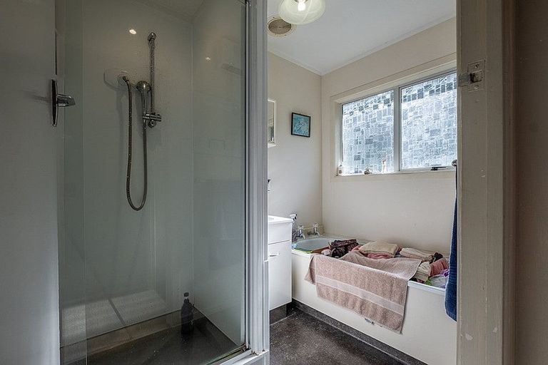 Photo of property in 2 Shaldon Crescent, Blagdon, New Plymouth, 4310