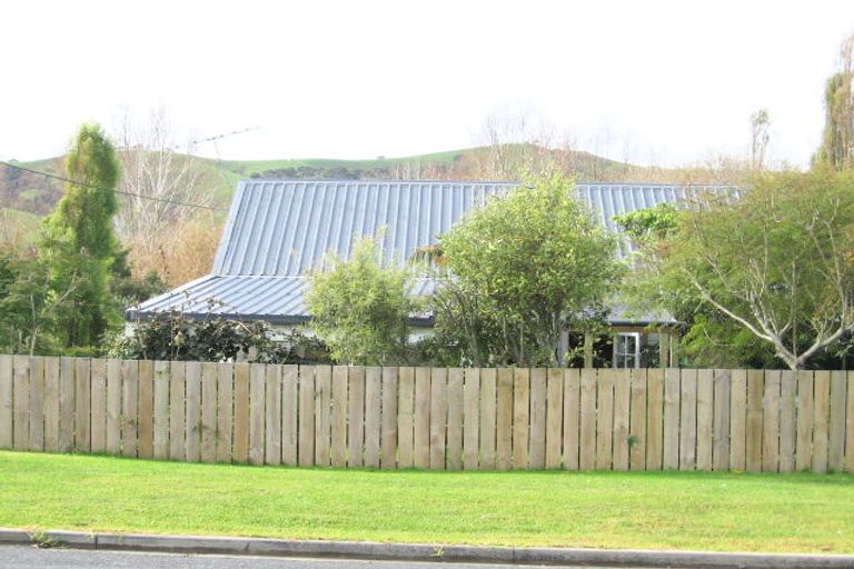 Photo of property in 92 Awaroa Road, Helensville, 0800
