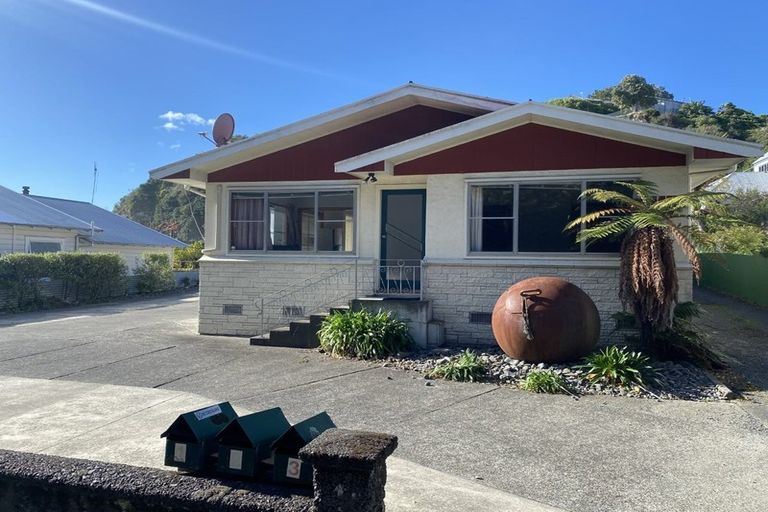 Photo of property in 117 Milton Road, Bluff Hill, Napier, 4110