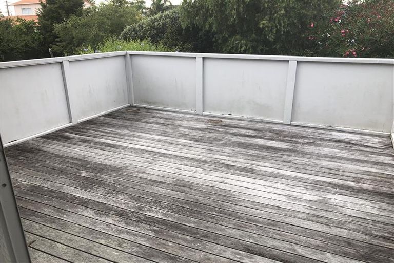 Photo of property in 49 Sherwood Avenue, Te Atatu South, Auckland, 0610