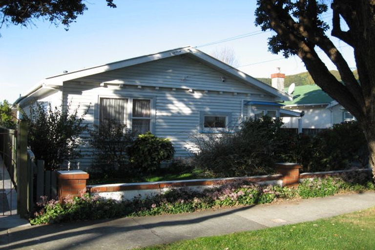 Photo of property in 17 Malone Road, Waterloo, Lower Hutt, 5011