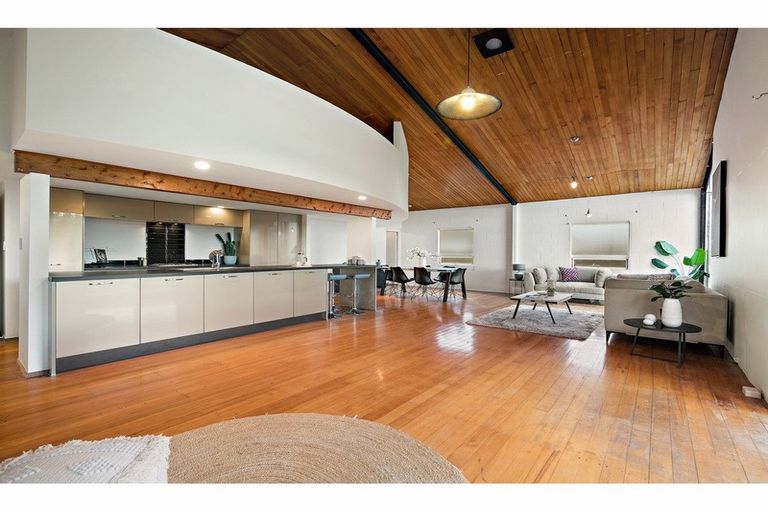 Photo of property in 77 Glenfield Crescent, Mairehau, Christchurch, 8052