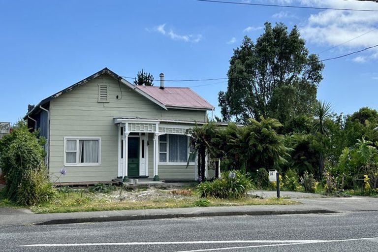 Photo of property in 31 Brougham Street, Westport, 7825