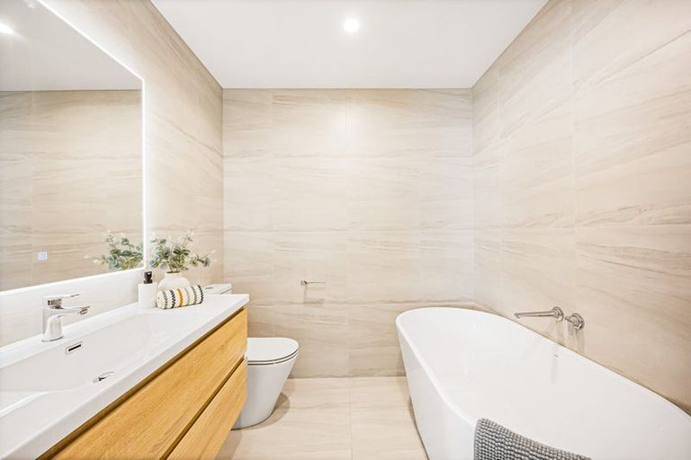 Photo of property in 6 Desalt Drive, Hobsonville, Auckland, 0616