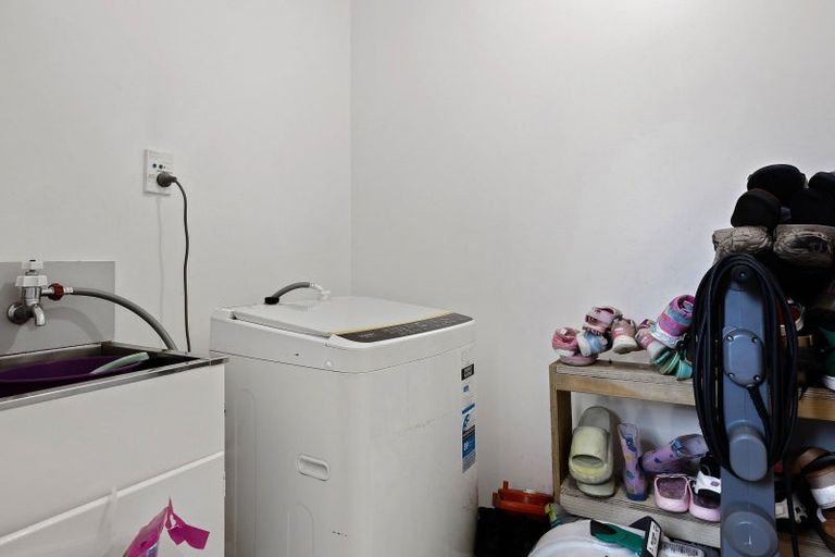 Photo of property in 2/36 Mathesons Road, Phillipstown, Christchurch, 8011