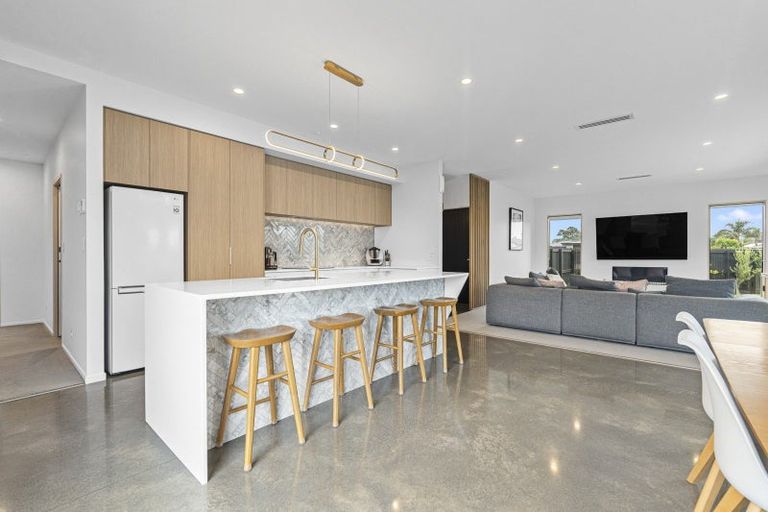 Photo of property in 9a Desmond Place, Bell Block, New Plymouth, 4312