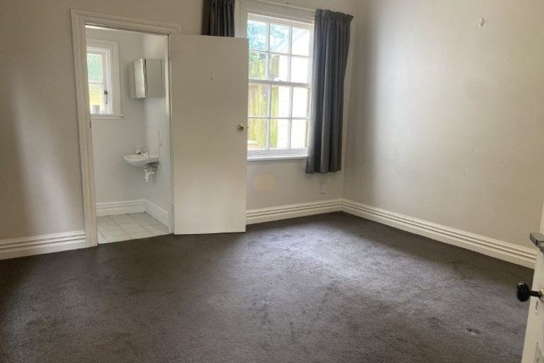 Photo of property in 140 Elizabeth Street, Mount Victoria, Wellington, 6011