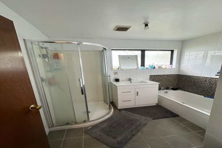 Photo of property in 2/346 Main Road, Tawa, Wellington, 5028