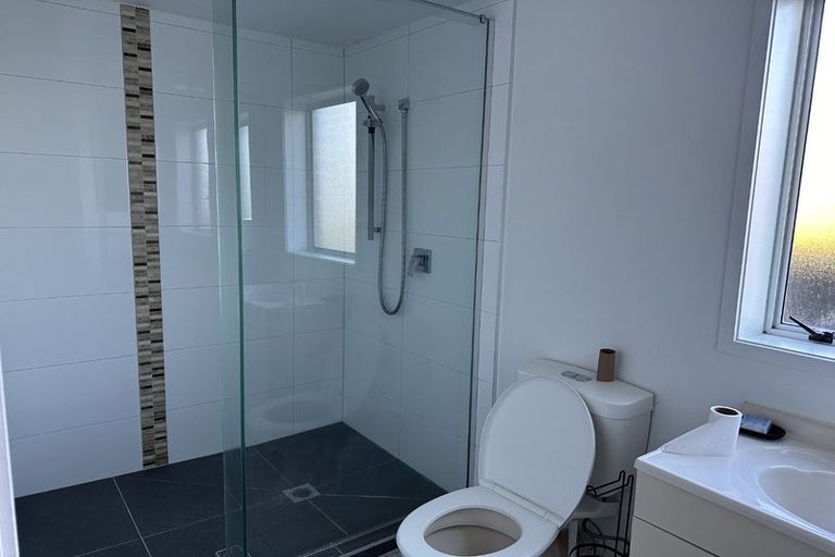 Photo of property in 19 St Catherine Crescent, West Harbour, Auckland, 0618