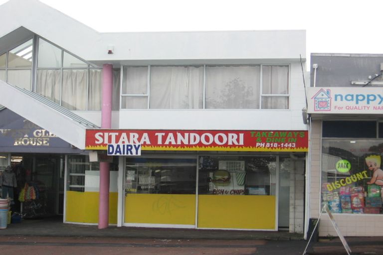 Photo of property in 3/103 West Coast Road, Glen Eden, Auckland, 0602