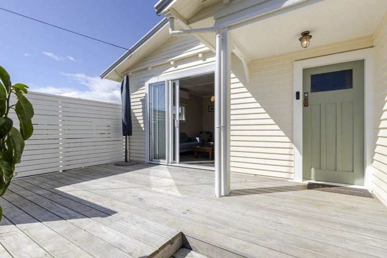 Photo of property in 22 Ngaio Street, Strandon, New Plymouth, 4312
