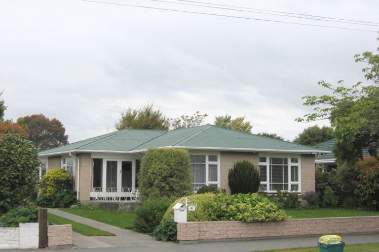 Photo of property in 42 Liverton Crescent, Bishopdale, Christchurch, 8053