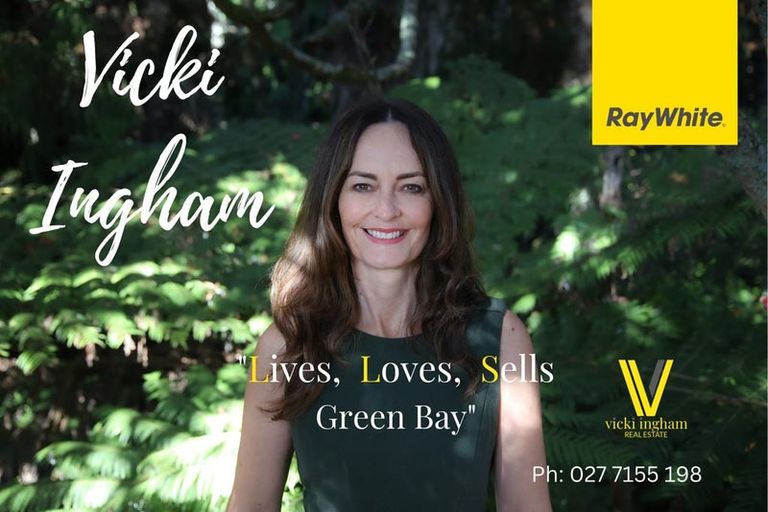 Photo of property in 25a Barron Drive, Green Bay, Auckland, 0604