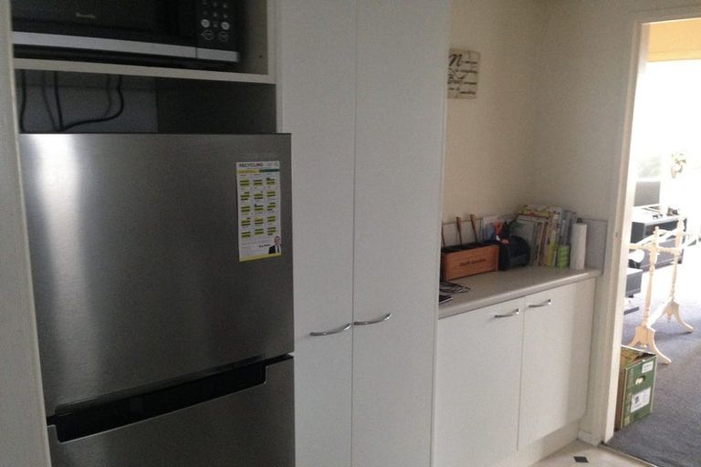 Photo of property in 72 Oriental Parade, Oriental Bay, Wellington, 6011