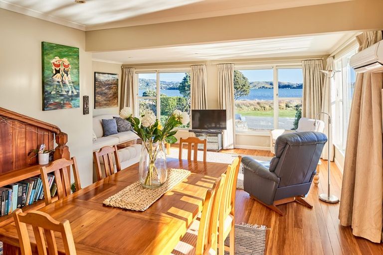 Photo of property in 7 Motukaraka Point, Pauatahanui, Porirua, 5381