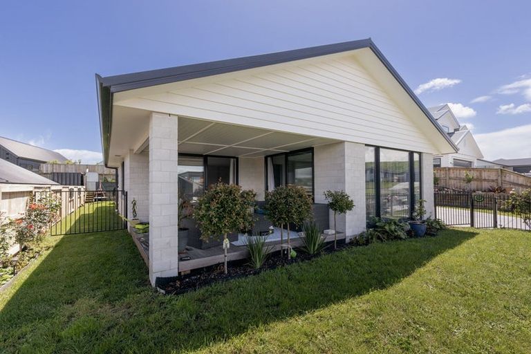 Photo of property in 4 Anglers Way, Omokoroa, 3114