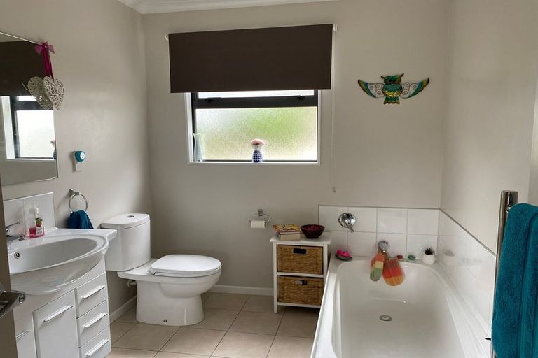 Photo of property in 8 Abbey Way, Whitby, Porirua, 5024